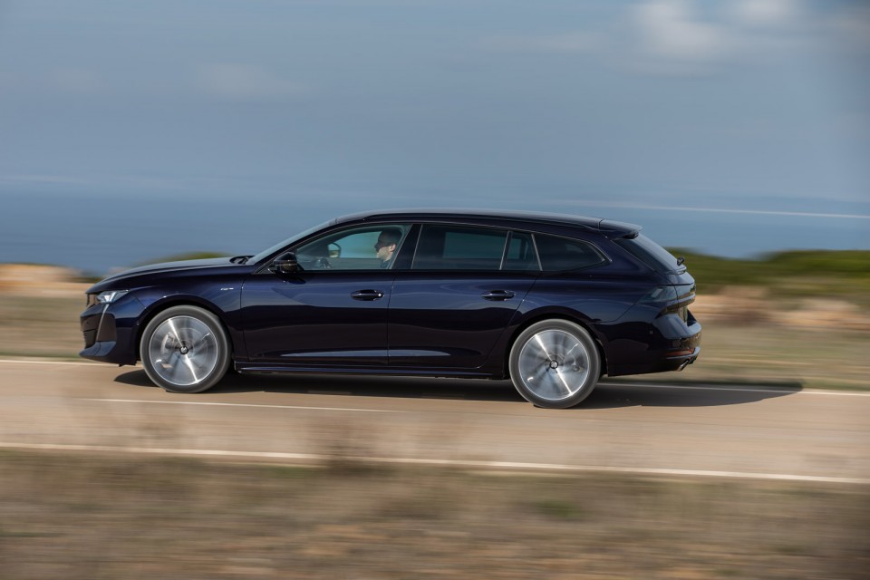 Photo officielle Peugeot 508 SW GT Dark Blue - Essais presse 201