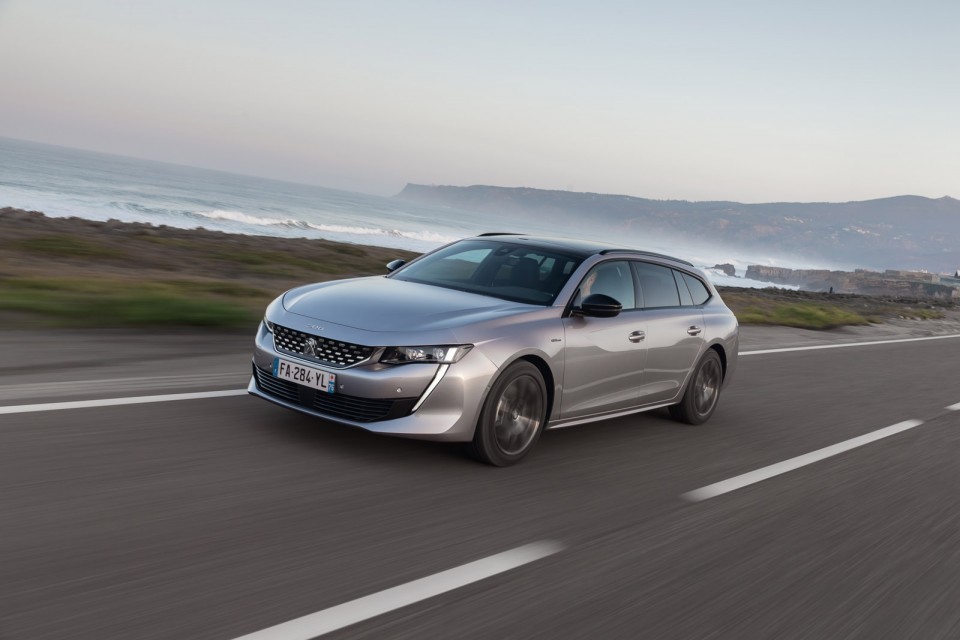 Photo officielle Peugeot 508 SW GT Line Gris Artense - Essais pr