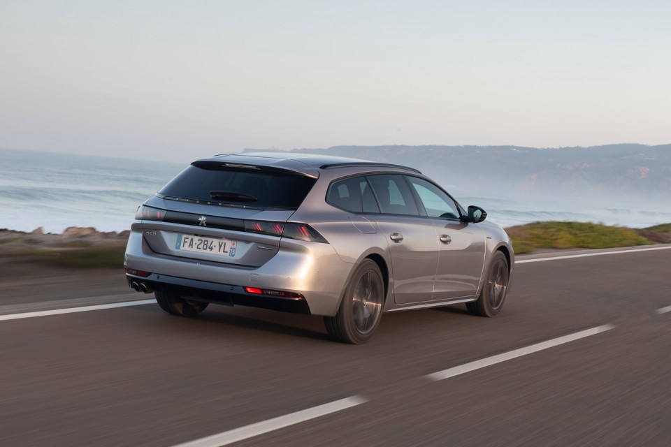 Photo officielle Peugeot 508 SW GT Line Gris Artense - Essais pr