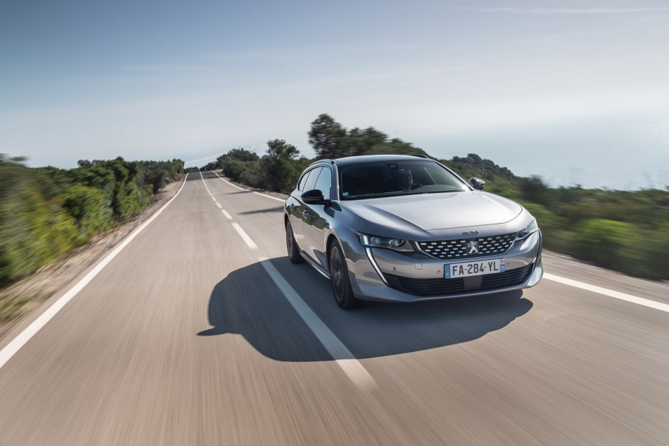 Photo officielle Peugeot 508 SW GT Line Gris Artense - Essais pr