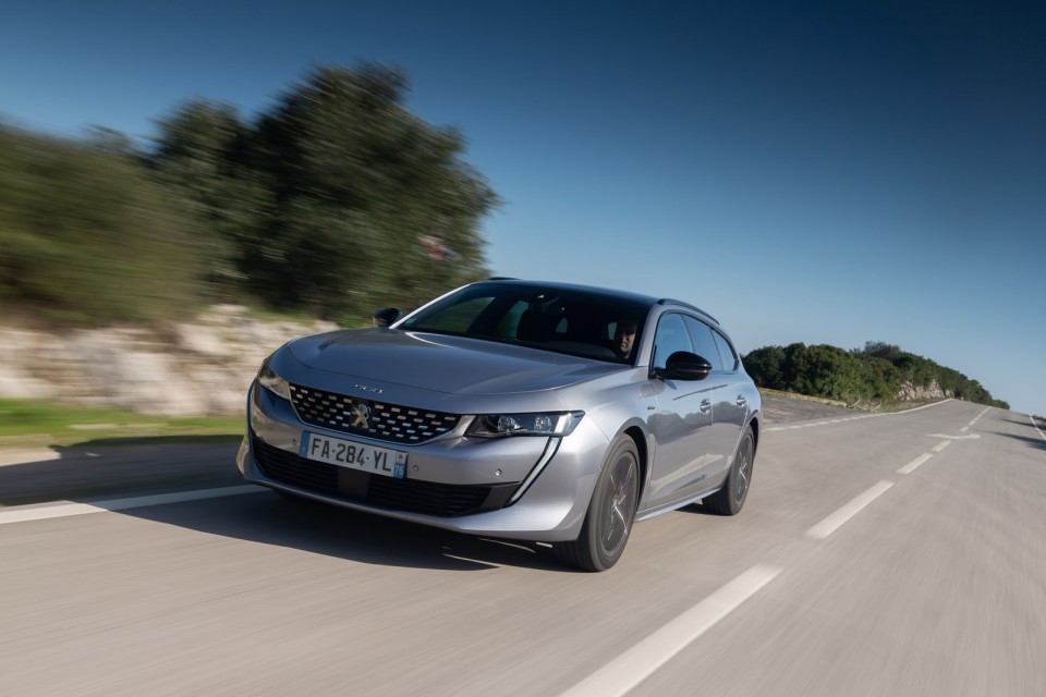 Photo officielle Peugeot 508 SW GT Line Gris Artense - Essais pr