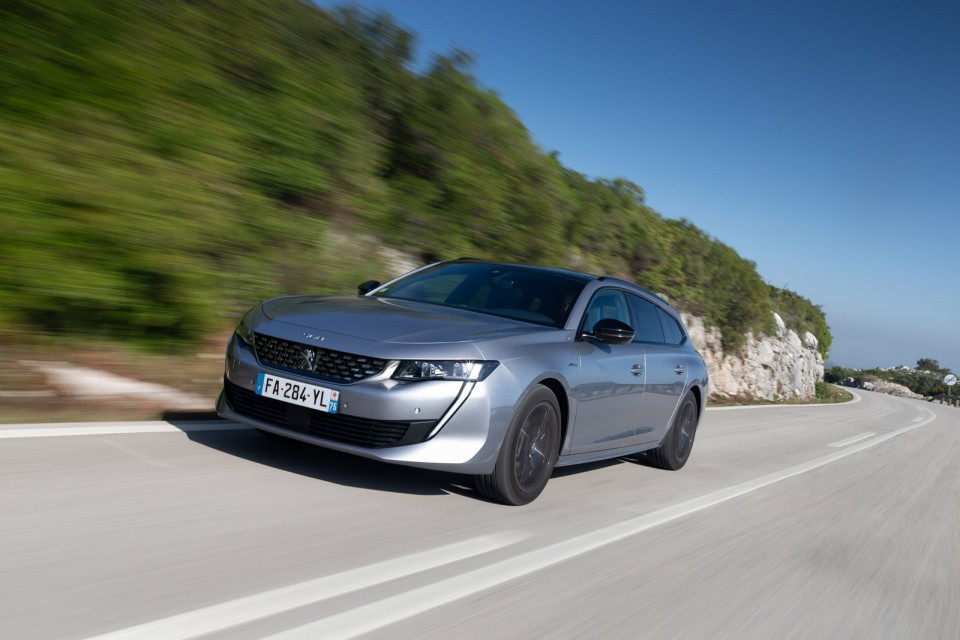 Photo officielle Peugeot 508 SW GT Line Gris Artense - Essais pr