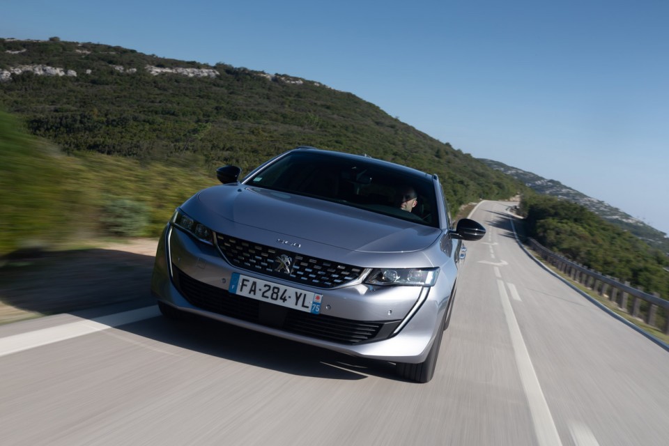 Photo officielle Peugeot 508 SW GT Line Gris Artense - Essais pr