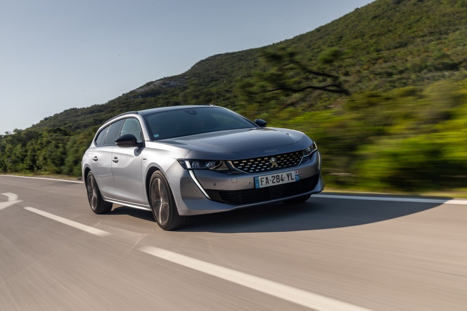 Photo officielle Peugeot 508 SW GT Line Gris Artense - Essais pr