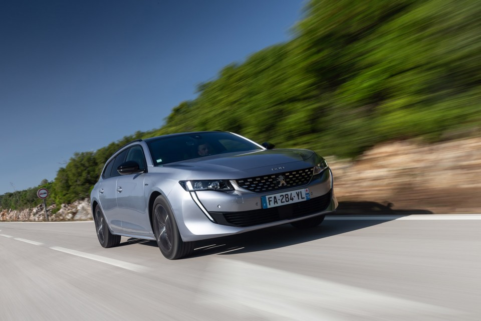 Photo officielle Peugeot 508 SW GT Line Gris Artense - Essais pr