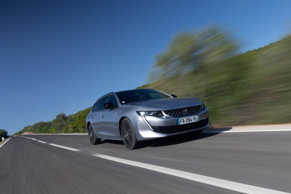 Photo officielle Peugeot 508 SW GT Line Gris Artense - Essais pr