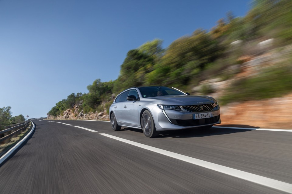 Photo officielle Peugeot 508 SW GT Line Gris Artense - Essais pr