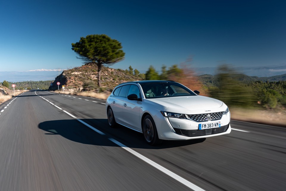 Photo Peugeot 508 II SW GT HYbrid Blanc Nacré - Essais presse 2