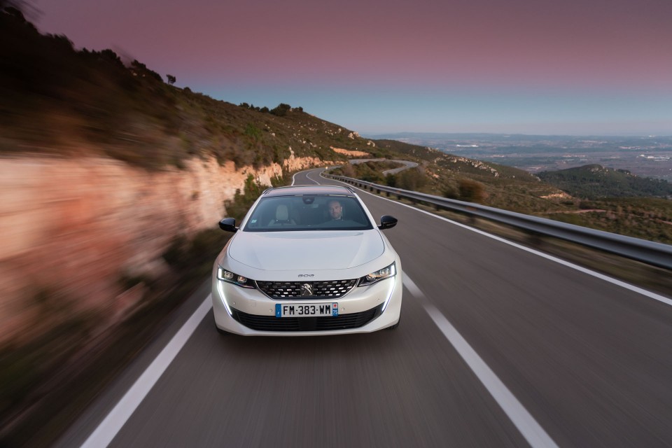 Photo Peugeot 508 II SW GT HYbrid Blanc Nacré - Essais presse 2