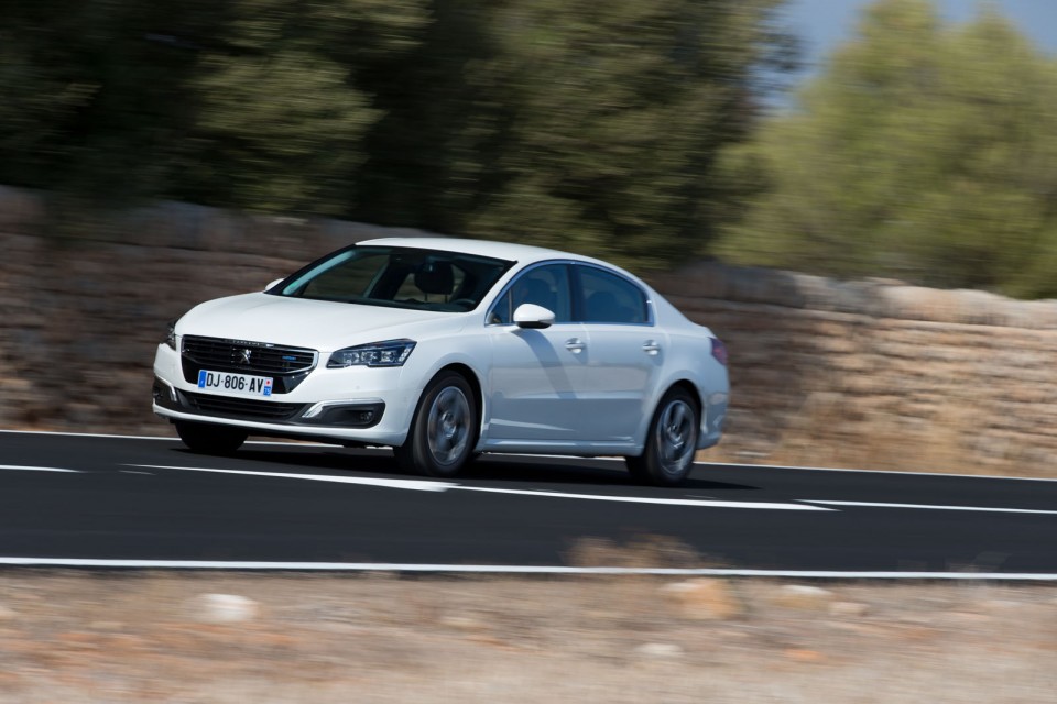 Photo officielle Peugeot 508 restylée Blanc Nacré - Essais Sep