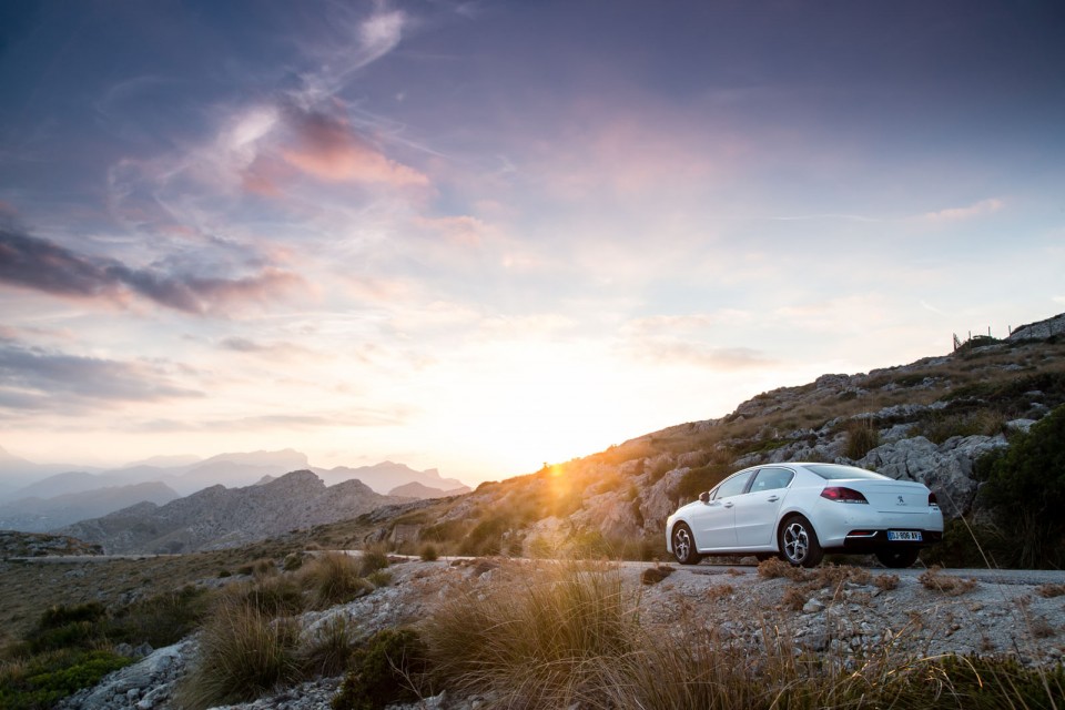 Photo officielle Peugeot 508 restylée Blanc Nacré - Essais Sep