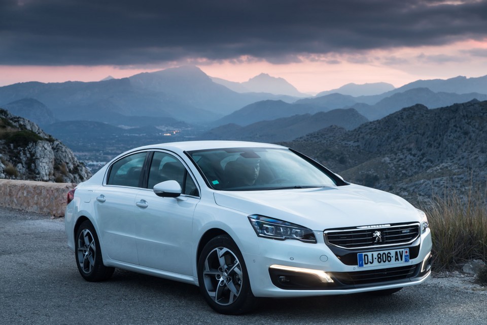 Photo officielle Peugeot 508 restylée Blanc Nacré - Essais Sep