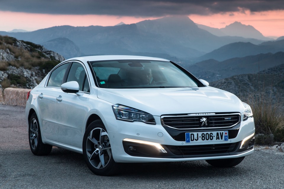 Photo officielle Peugeot 508 restylée Blanc Nacré - Essais Sep