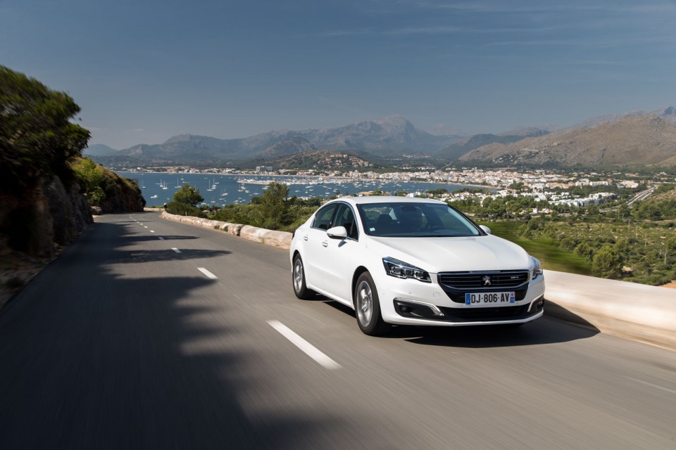 Photo officielle Peugeot 508 restylée Blanc Nacré - Essais Sep