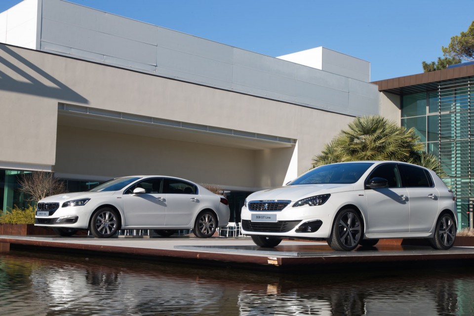 Photo Peugeot 508 GT Line et 308 GT Line Blanc Nacré