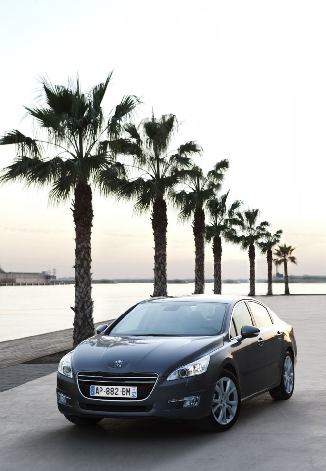 Photo officielle 3/4 avant Peugeot 508 Gris Thorium I - 2-005