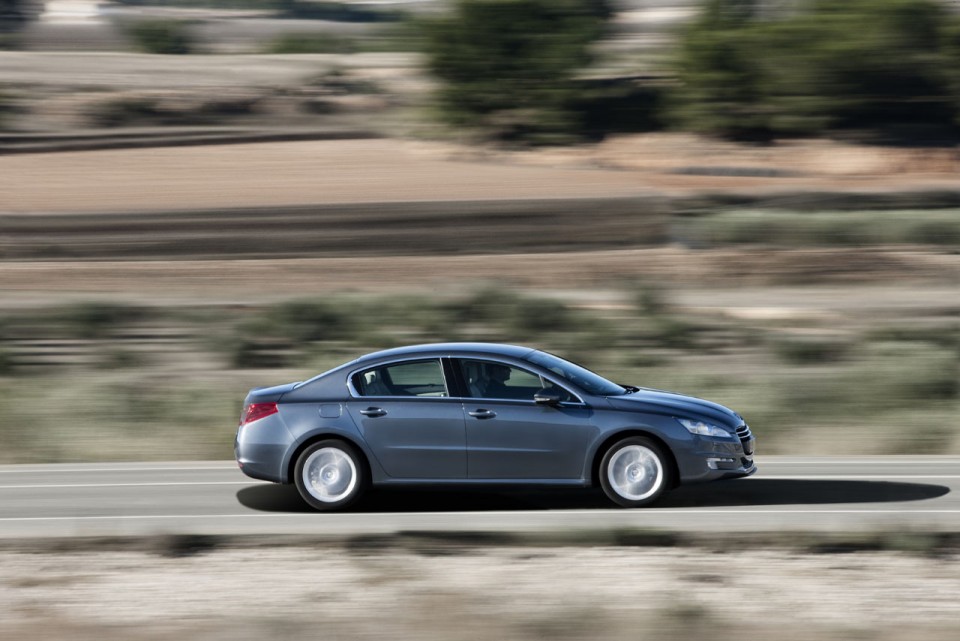 Photo officielle profil dynamique Peugeot 508 Gris Thorium I - 2-010