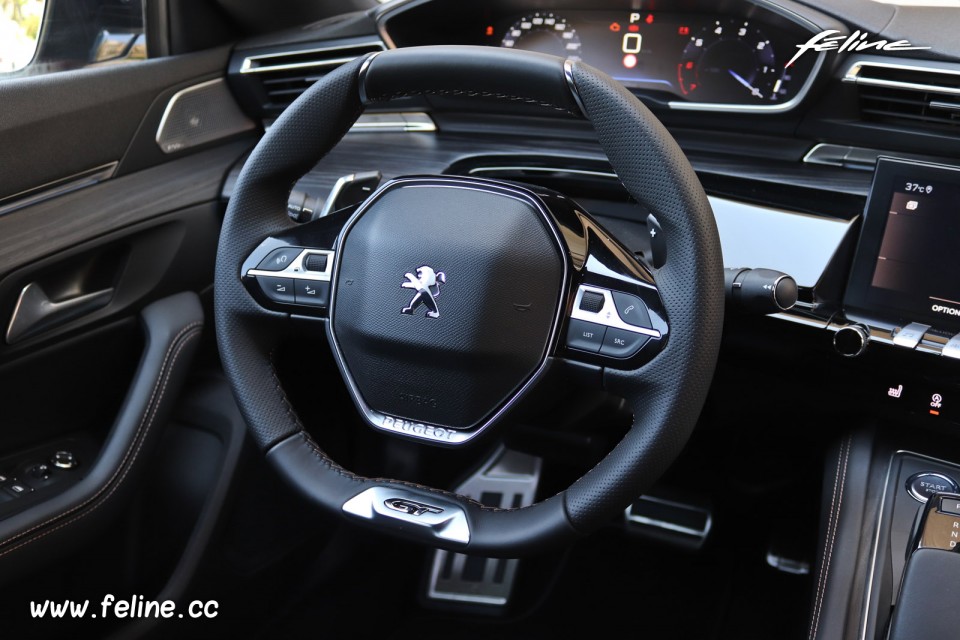 Photo volant cuir nouvelle Peugeot 508 GT II (2018)