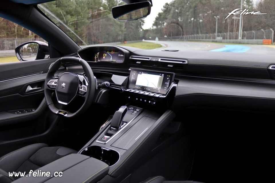 Photo intérieur i-Cockpit 508 II Peugeot Sport Engineered HYbri