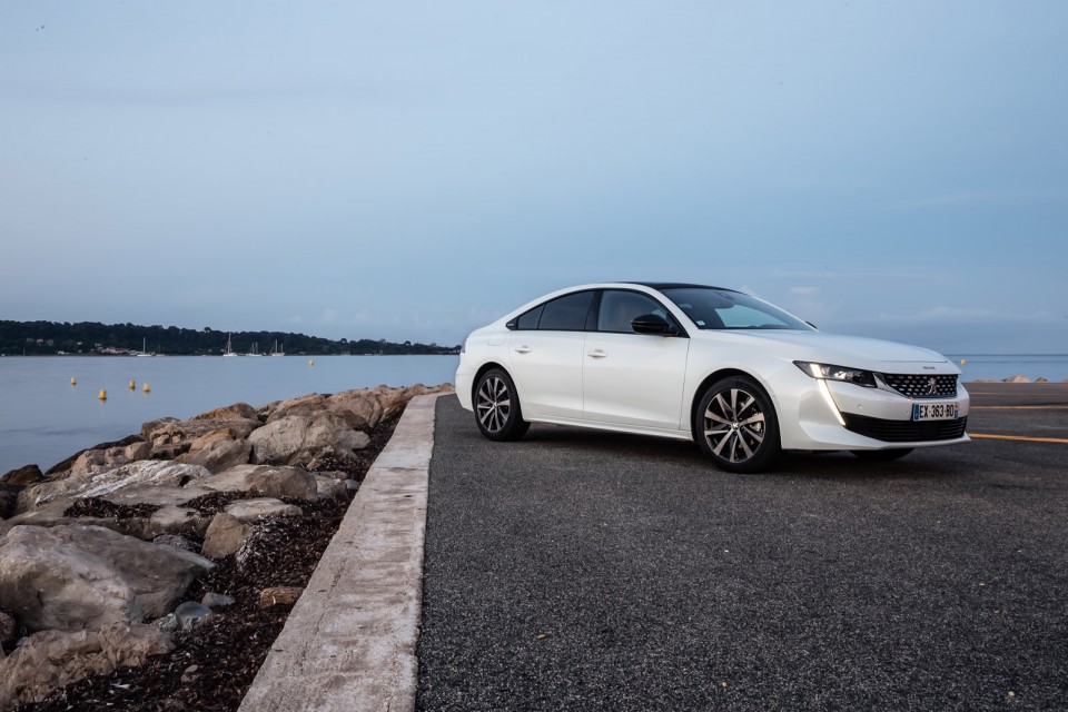 Photo officielle Peugeot 508 GT Line Blanc Nacré - Essais press