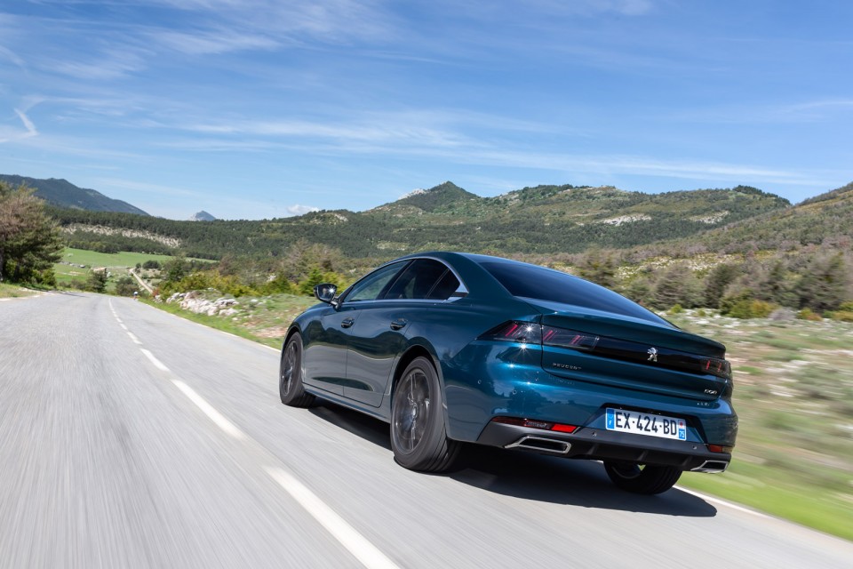 Photo officielle Peugeot 508 Allure Bleu Célèbes - Essais pres