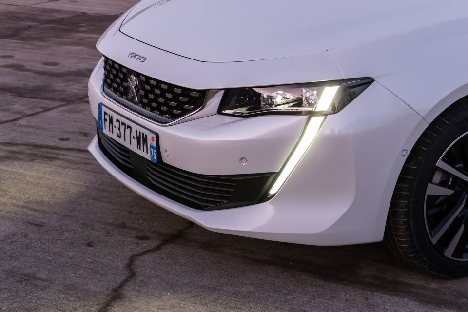 Photo Peugeot 508 II GT HYbrid Blanc Nacré - Essais presse 2020