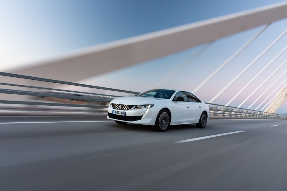 Photo Peugeot 508 II GT HYbrid Blanc Nacré - Essais presse 2020