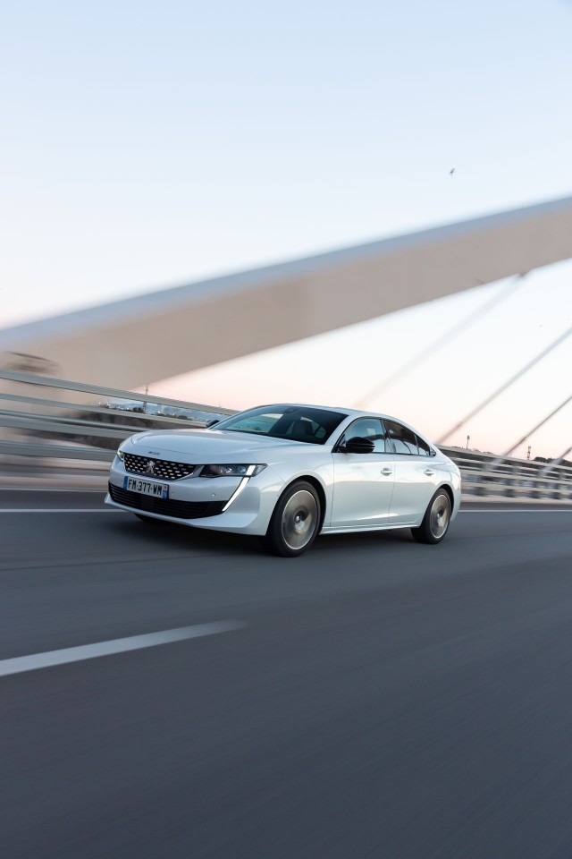 Photo Peugeot 508 II GT HYbrid Blanc Nacré - Essais presse 2020