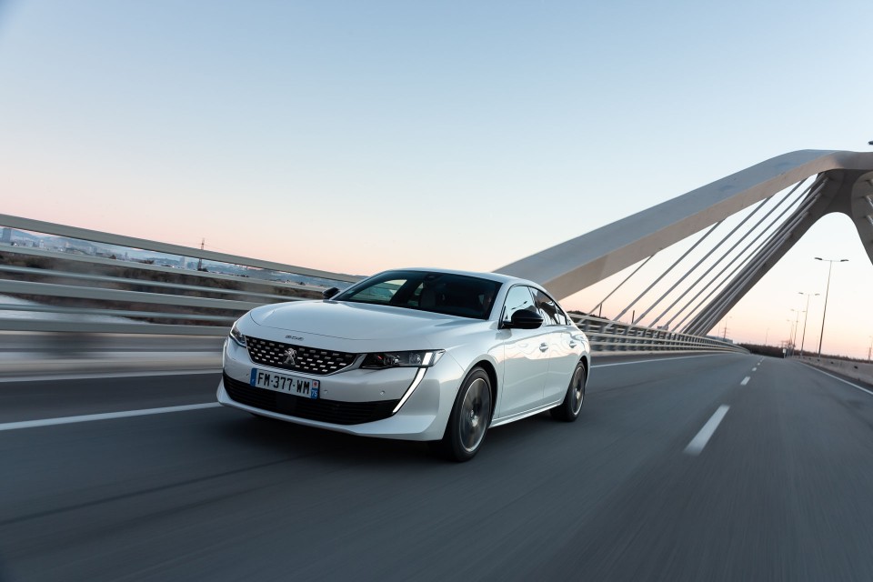 Photo Peugeot 508 II GT HYbrid Blanc Nacré - Essais presse 2020