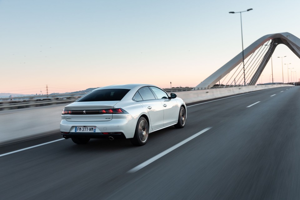 Photo Peugeot 508 II GT HYbrid Blanc Nacré - Essais presse 2020