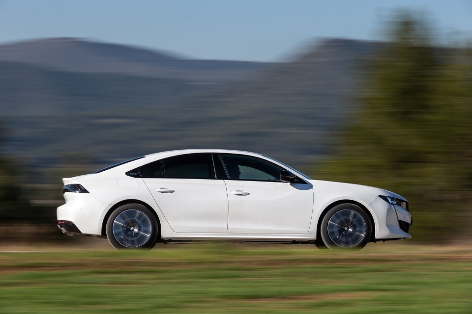 Photo Peugeot 508 II GT HYbrid Blanc Nacré - Essais presse 2020