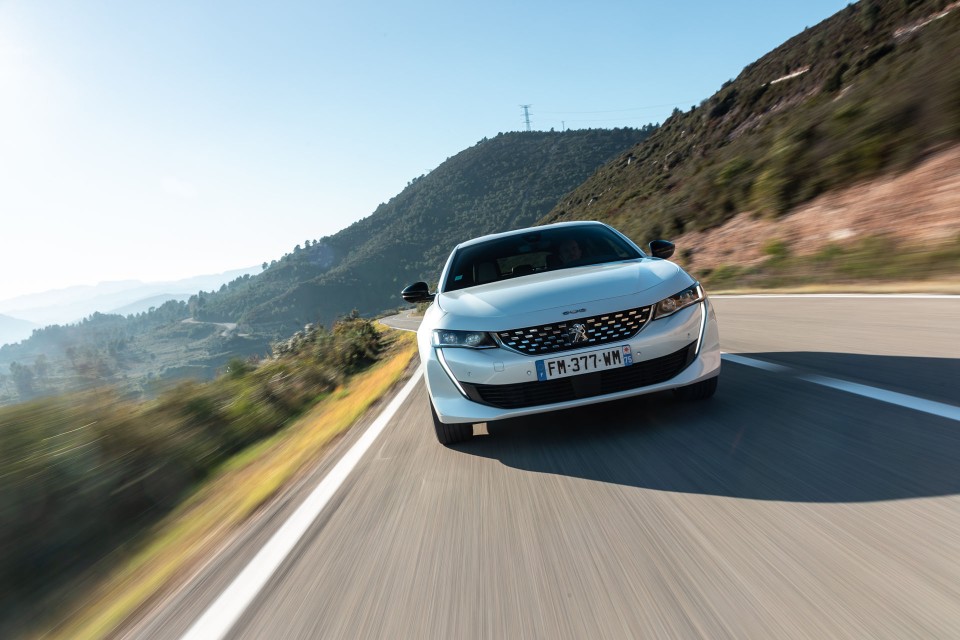 Photo Peugeot 508 II GT HYbrid Blanc Nacré - Essais presse 2020