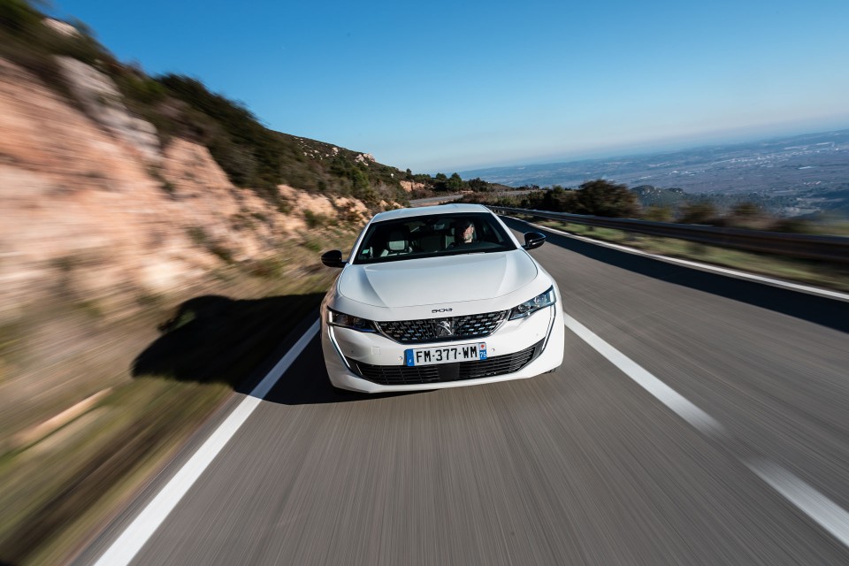 Photo Peugeot 508 II GT HYbrid Blanc Nacré - Essais presse 2020