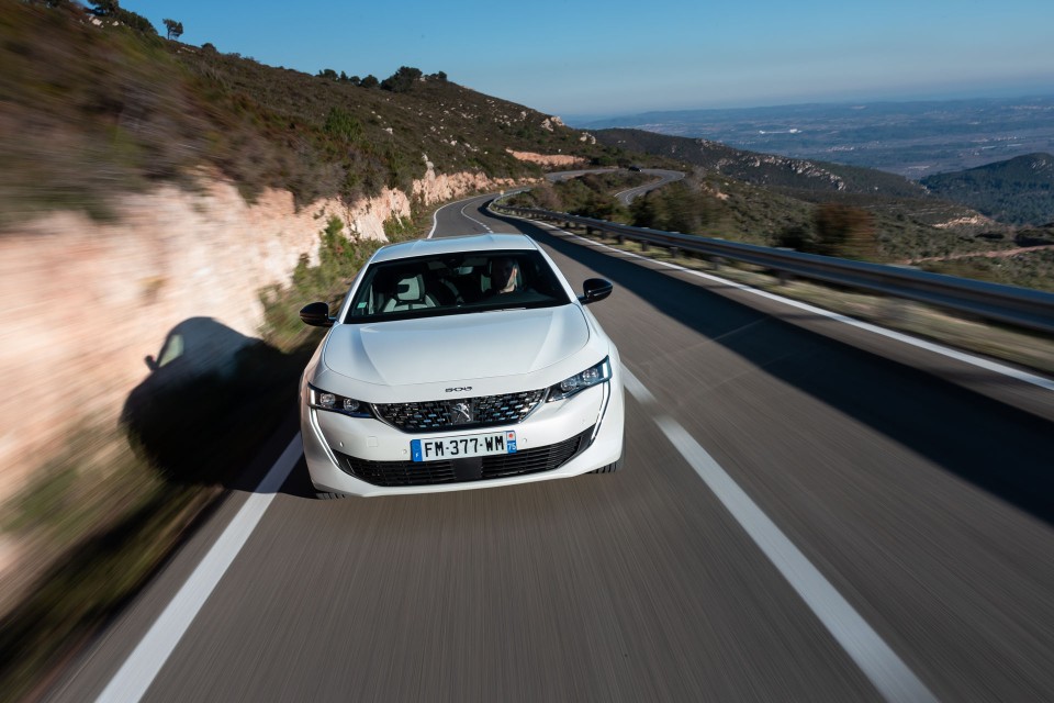 Photo Peugeot 508 II GT HYbrid Blanc Nacré - Essais presse 2020