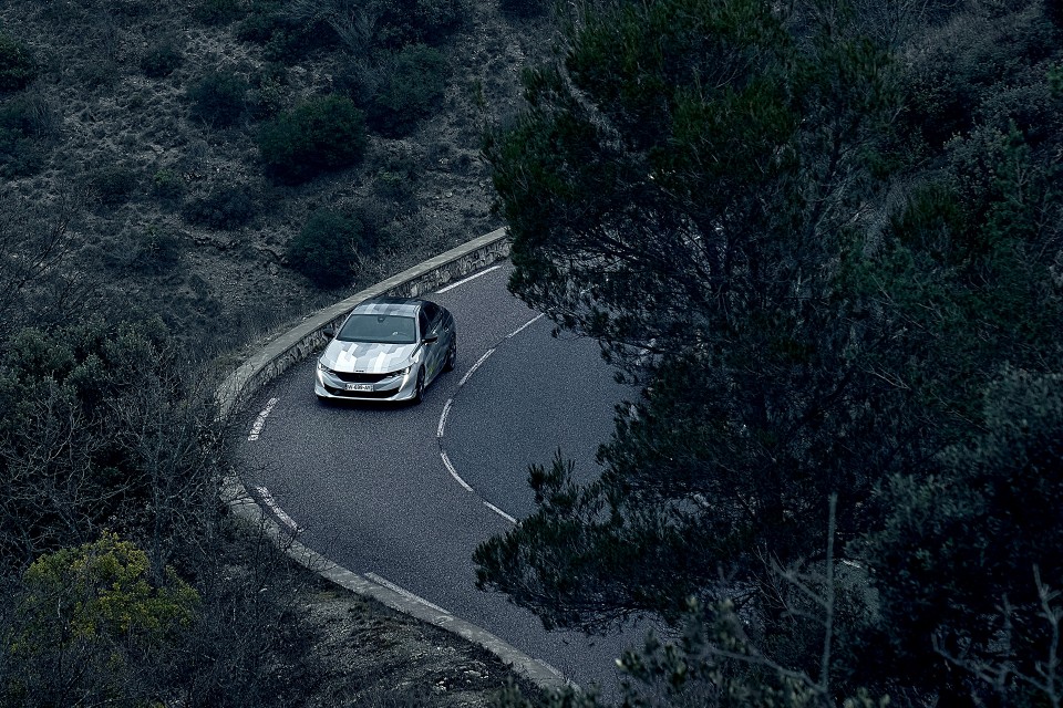 Photo test route 508 Peugeot Sport Engineered (2020)