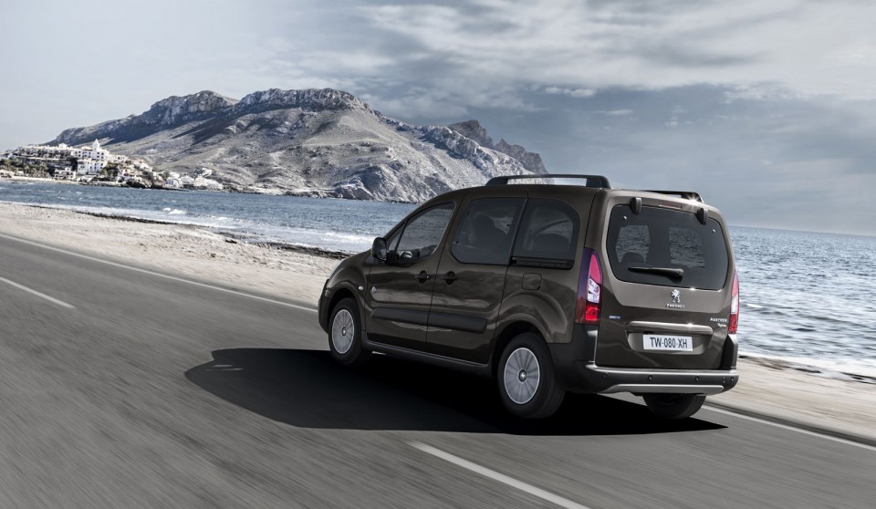 Photo officielle Peugeot Partner Tepee Outdoor restylé (2015)