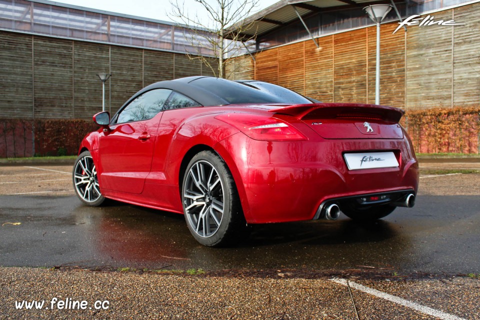 Photo 3/4 arrière Peugeot RCZ R - 1.6 THP 270 - Rouge Erythrée