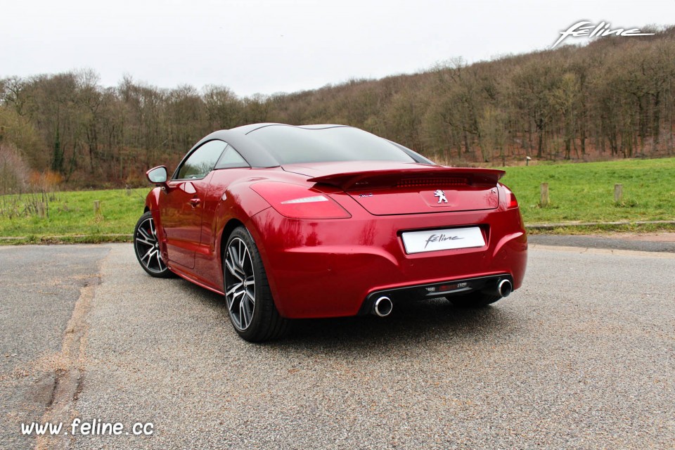 Photo 3/4 arrière Peugeot RCZ R - 1.6 THP 270 - Rouge Erythrée