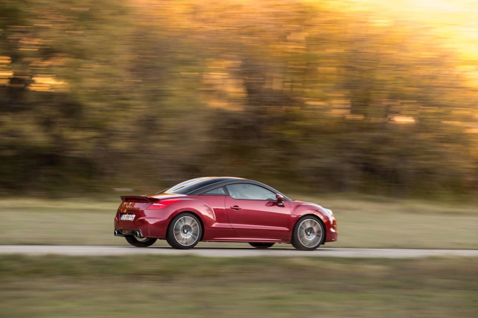 Photo officielle Peugeot RCZ R Rouge Erythrée - Essais Novembre 2013 - 1-003