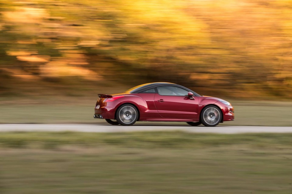 Photo officielle Peugeot RCZ R Rouge Erythrée - Essais Novembre 2013 - 1-005