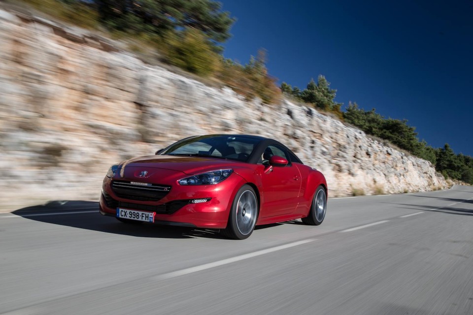 Photo officielle Peugeot RCZ R Rouge Erythrée - Essais Novembre 2013 - 1-010