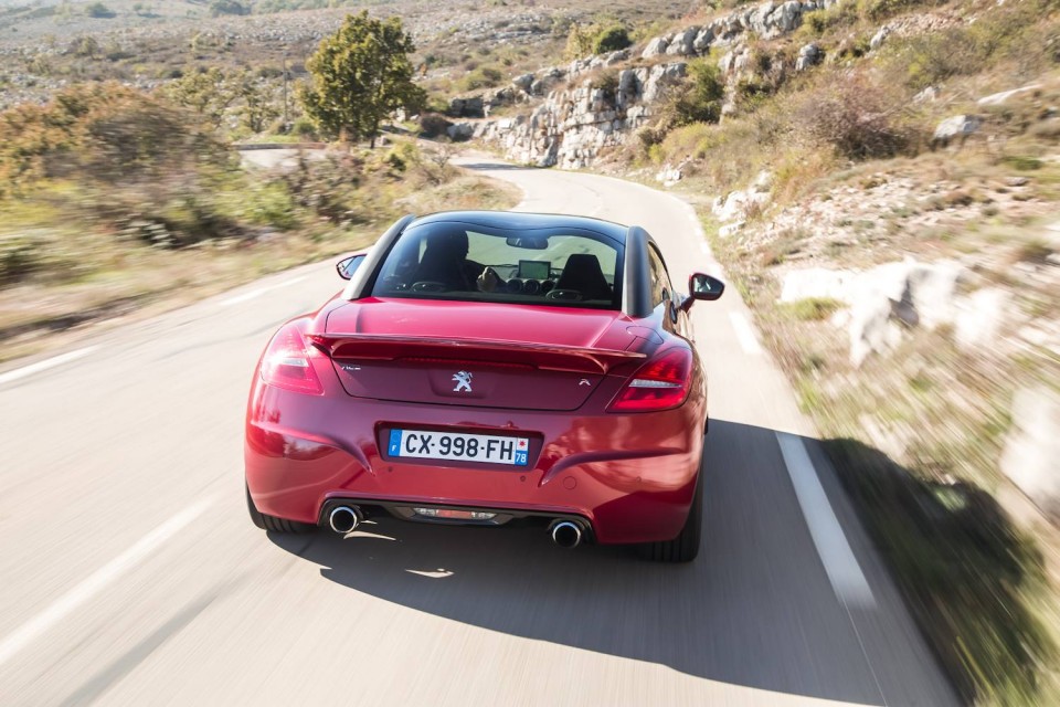 Photo officielle Peugeot RCZ R Rouge Erythrée - Essais Novembre 2013 - 1-017