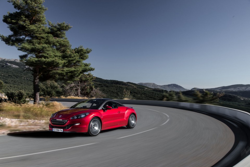 Photo officielle Peugeot RCZ R Rouge Erythrée - Essais Novembre 2013 - 1-036