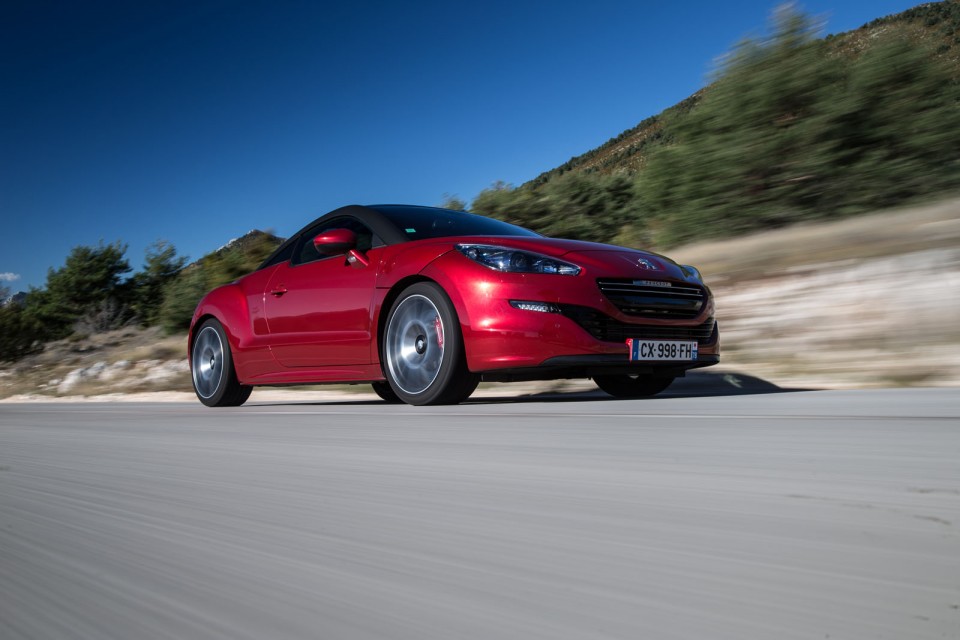 Photo officielle Peugeot RCZ R Rouge Erythrée - Essais Novembre 2013 - 1-040