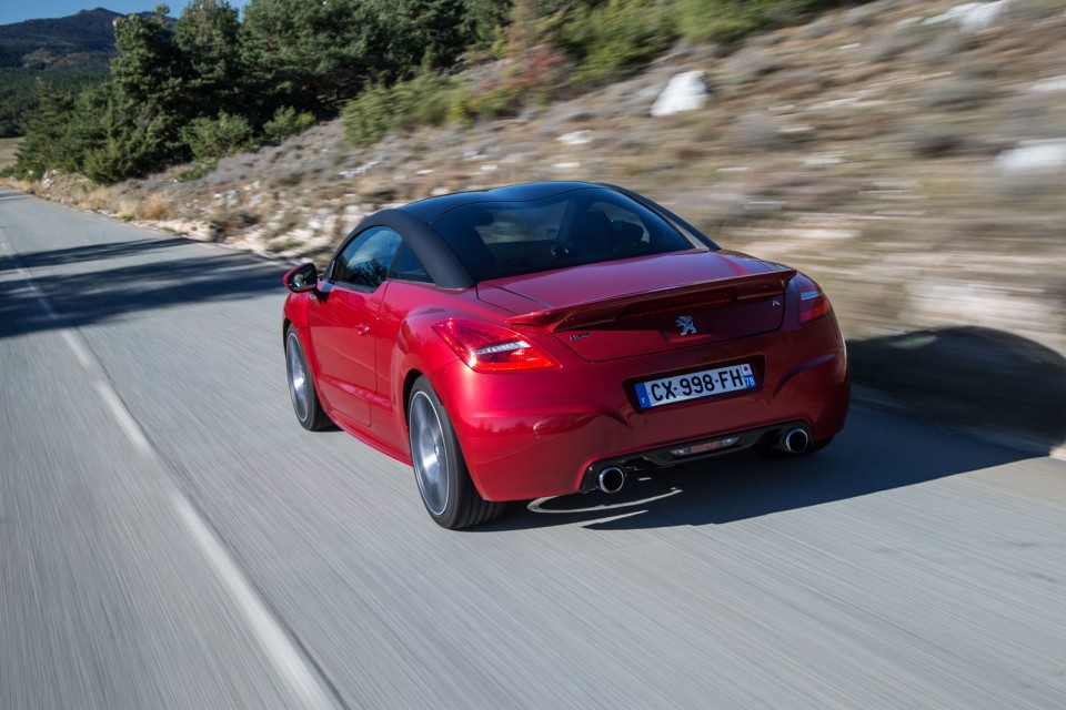 Photo officielle Peugeot RCZ R Rouge Erythrée - Essais Novembre 2013 - 1-042