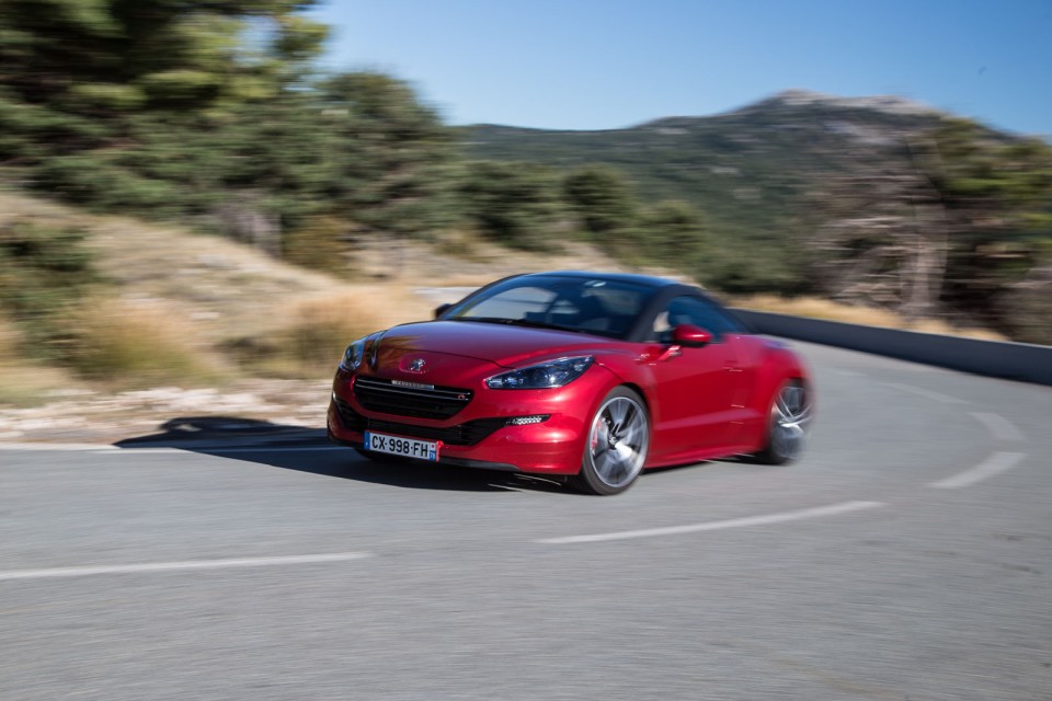 Photo officielle Peugeot RCZ R Rouge Erythrée - Essais Novembre 2013 - 1-046