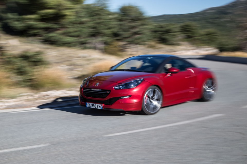 Photo officielle Peugeot RCZ R Rouge Erythrée - Essais Novembre 2013 - 1-047