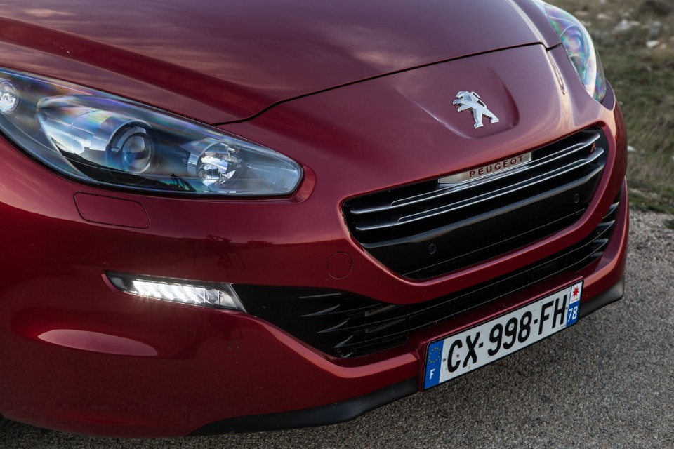 Photo officielle Peugeot RCZ R Rouge Erythrée - Essais Novembre 2013 - 1-050