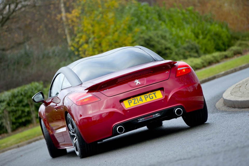 Photo officielle Peugeot RCZ R Rouge Erythrée (UK)