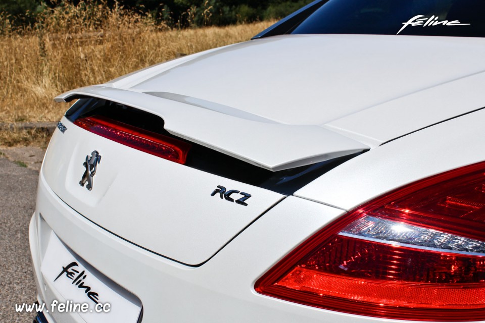 Photo aileron ouvert Peugeot RCZ GT Line Blanc Nacré - 2.0 HDi